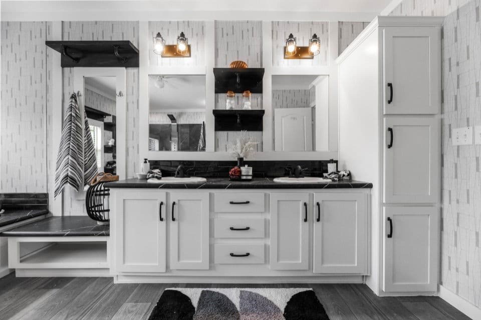 Apex 32763x bathroom home features