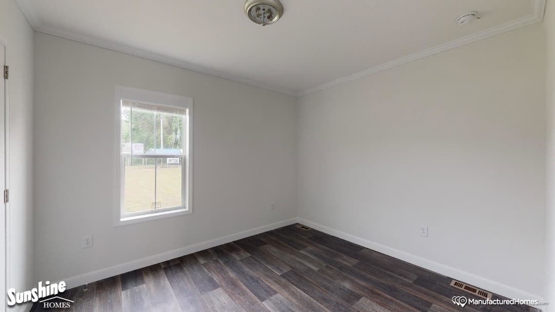 Pri1670-1005 bedroom home features