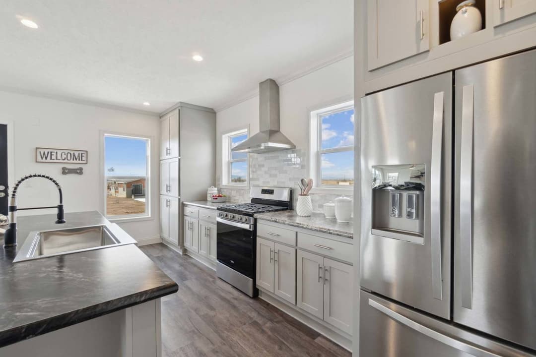 Orion-e kitchen home features