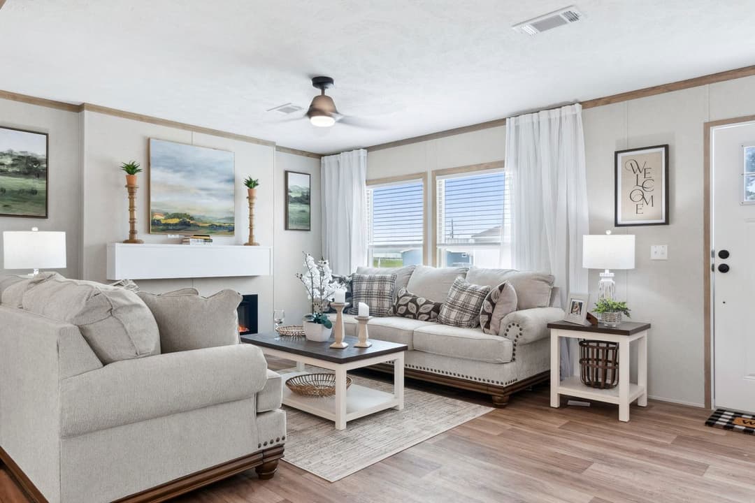 Breeze farmhouse 72 interior home features