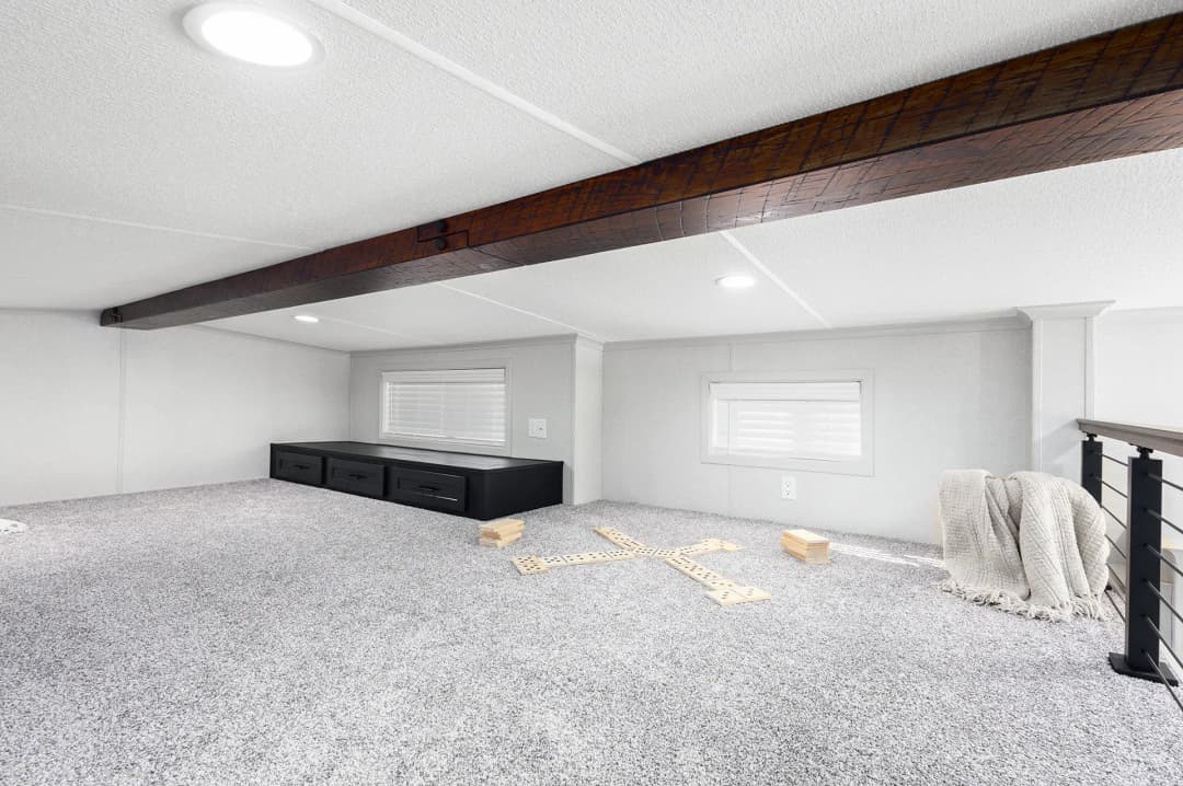 Eldorado 9033 interior home features