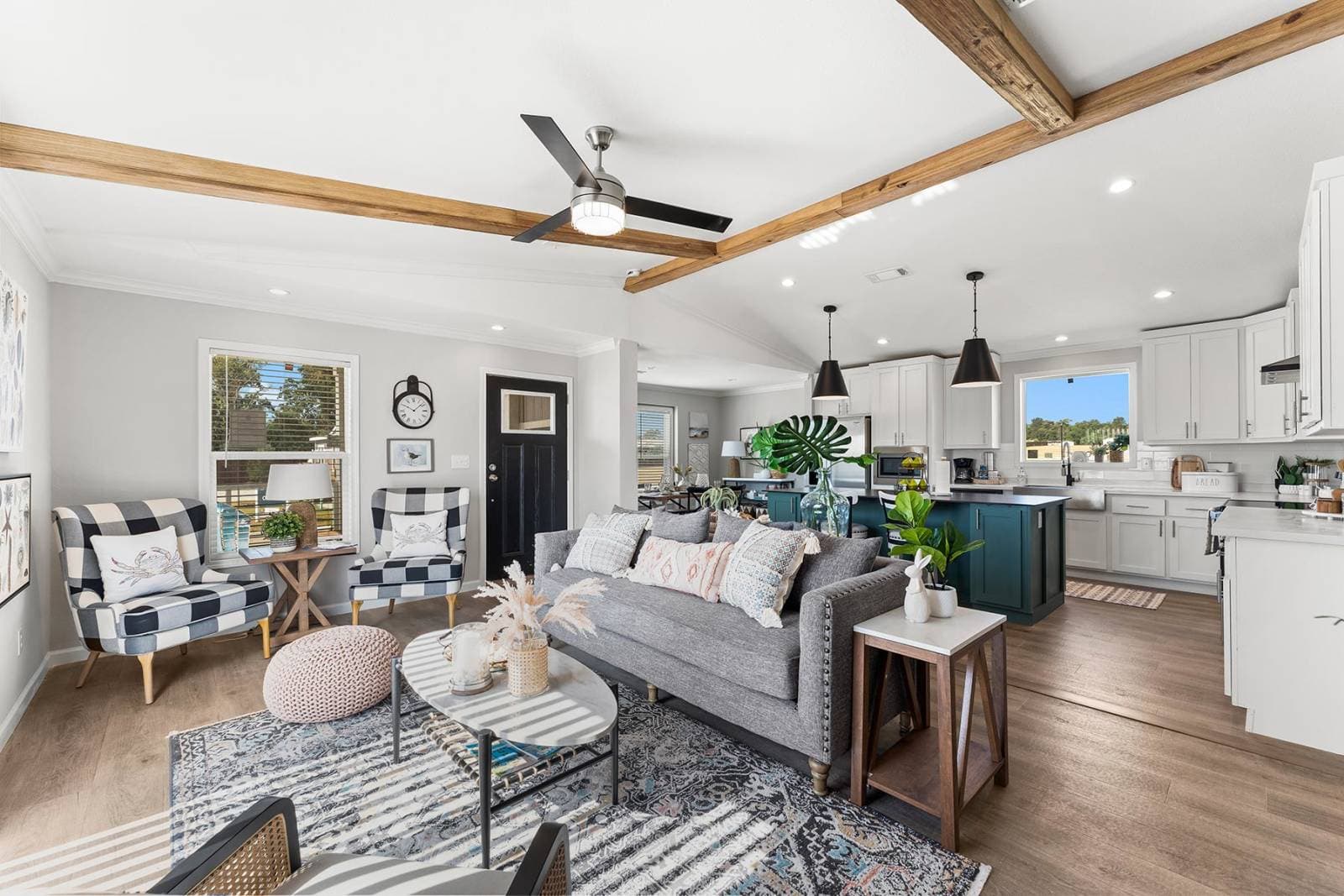 Titan extreme 2856h interior home features