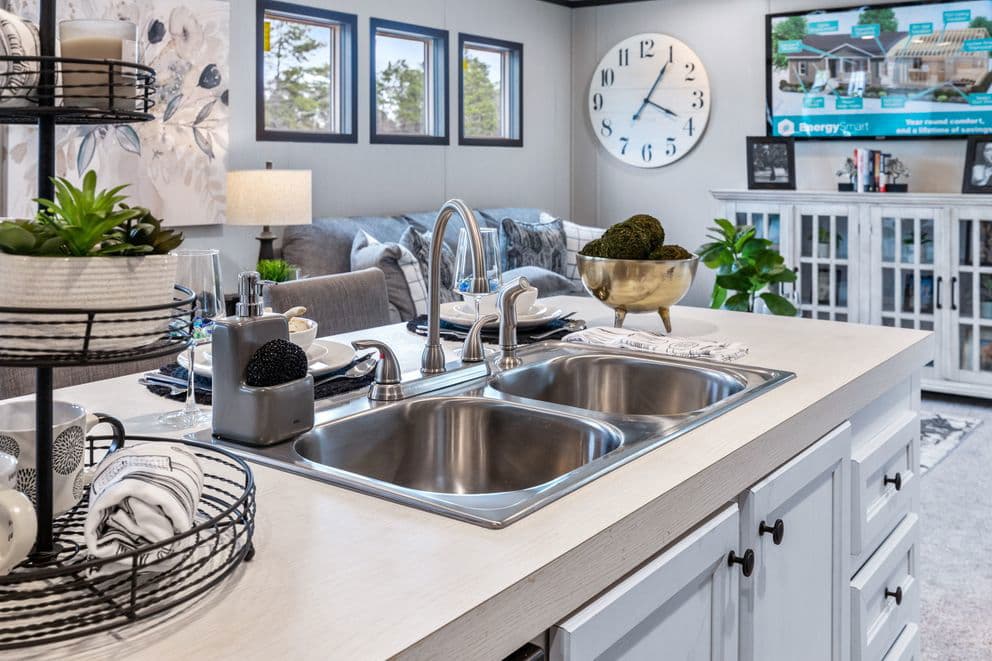 Colossal kitchen home features