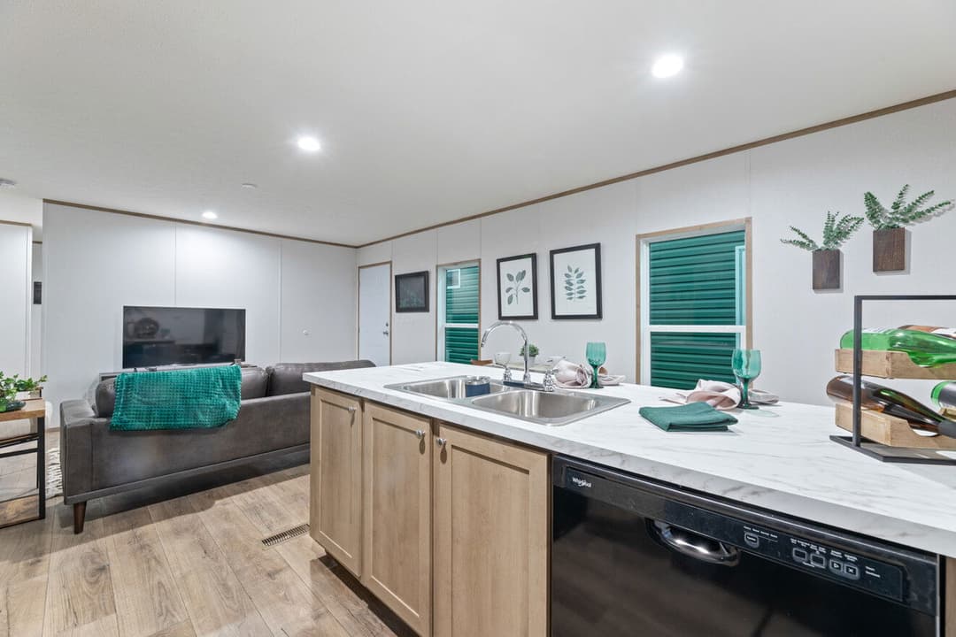 Augusta 16562a kitchen home features