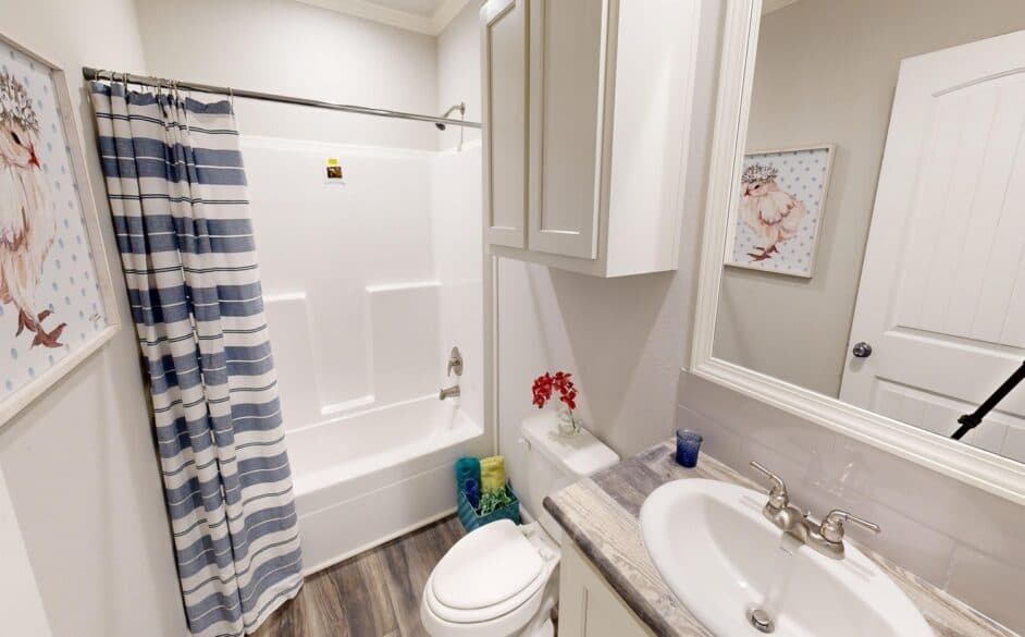 Magnolia 6356 bathroom home features