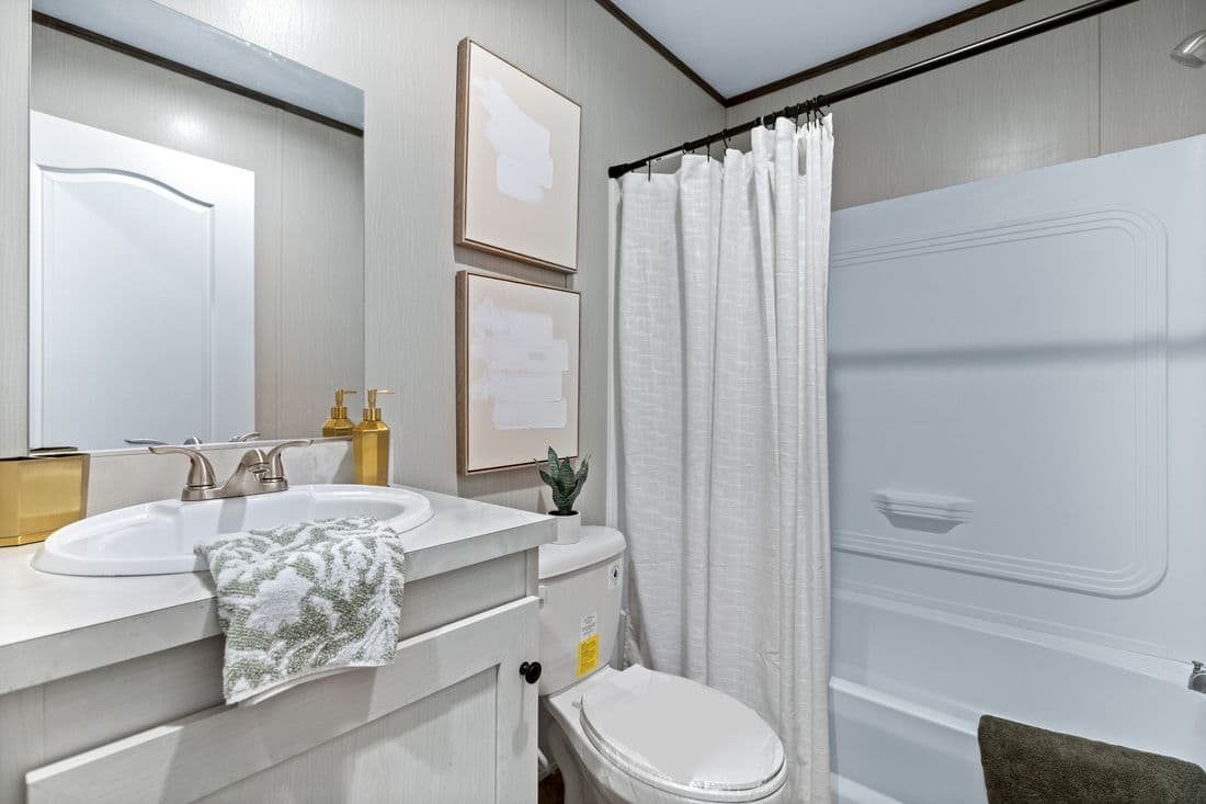 Homestead 16763a bathroom home features