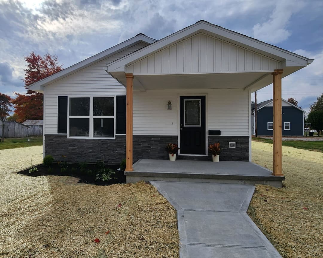 Manhattan ii elevation and exterior home features