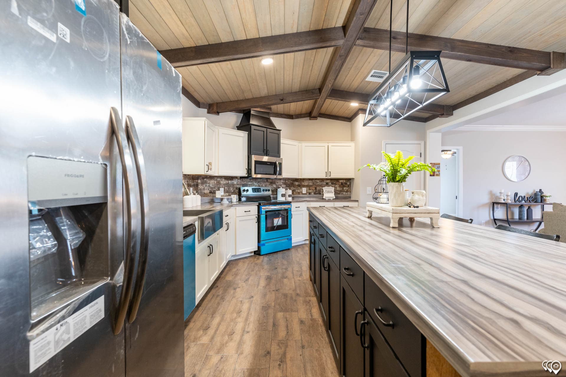 The oasis kitchen home features