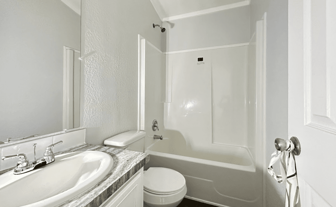 Solitaire 16763b bathroom home features