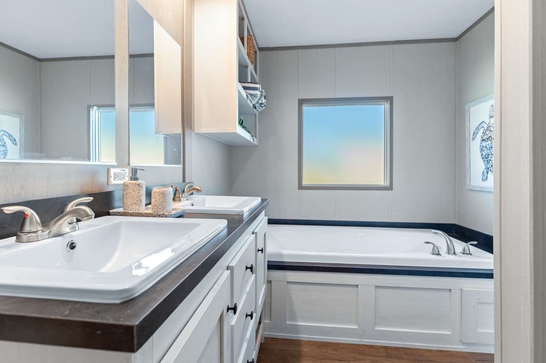 Resolution 16763x bathroom home features