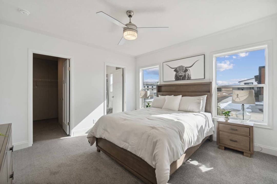 Orion-e bedroom home features