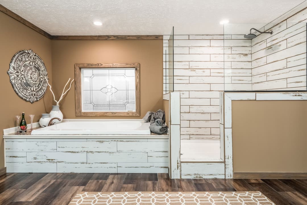 Kb-3243 bathroom home features