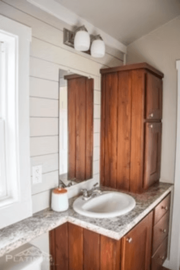 Sparrow bathroom home features