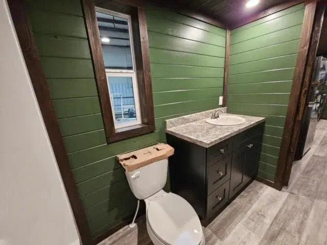 Meadowbrook| 4b 130 bathroom home features