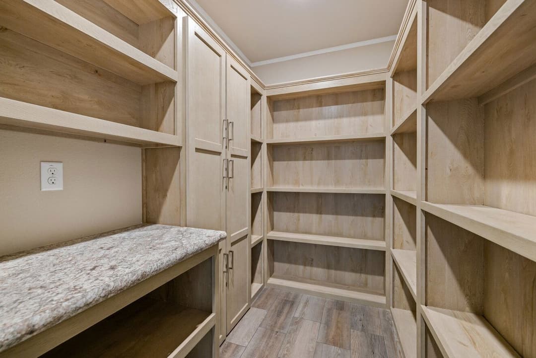 El rancho 32764a interior home features