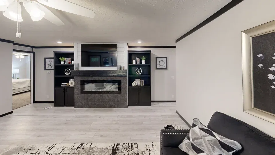 Jewel | 0603d interior home features