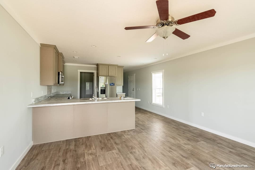 Chc1670-103 interior home features