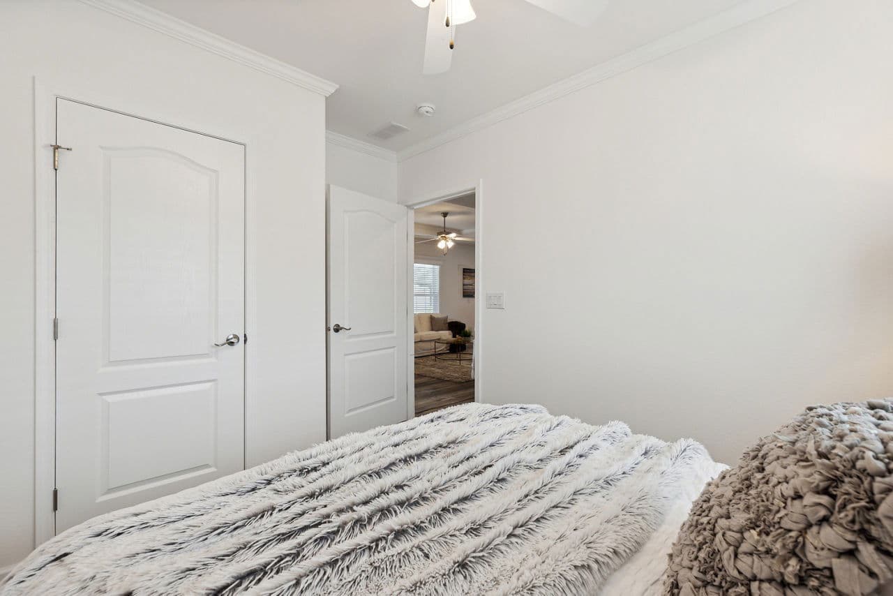 Silver springs 5029 bedroom home features