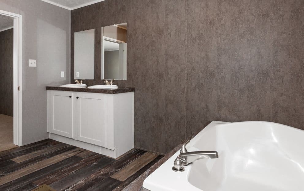 Tradition 76c bathroom home features