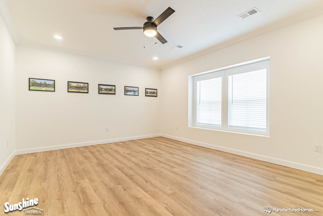 Pri3284-2058 bedroom home features