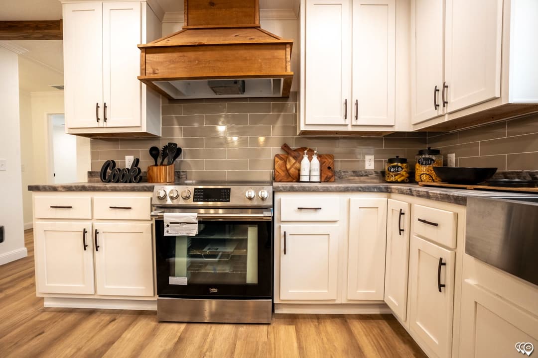 Pri3280-2071 kitchen home features
