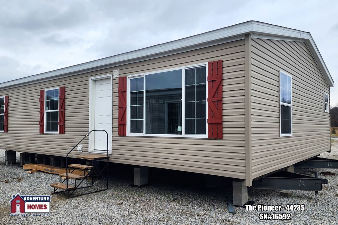 Pioneer | 4423s elevation and exterior home features