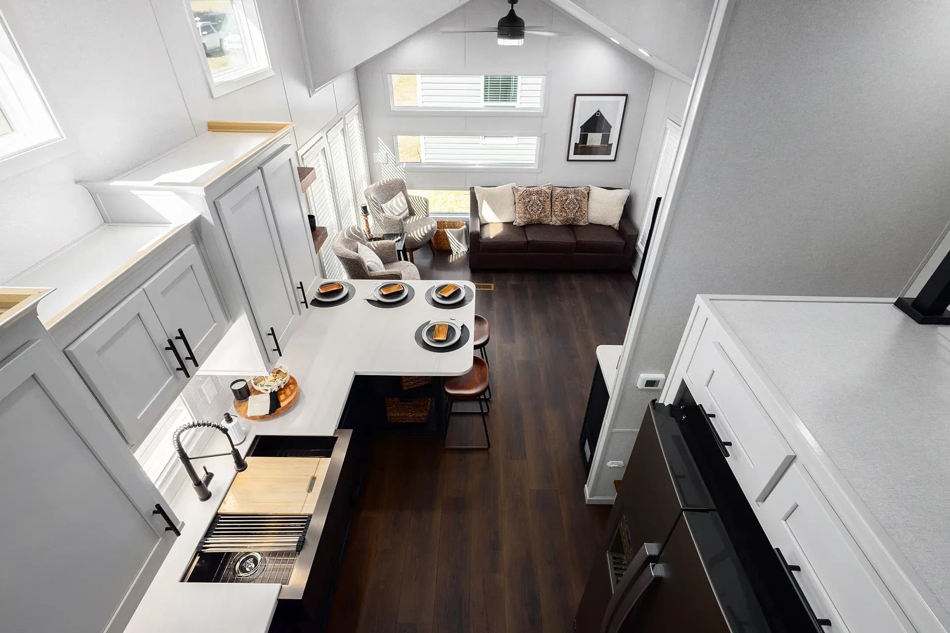 Eldorado 9033 interior home features