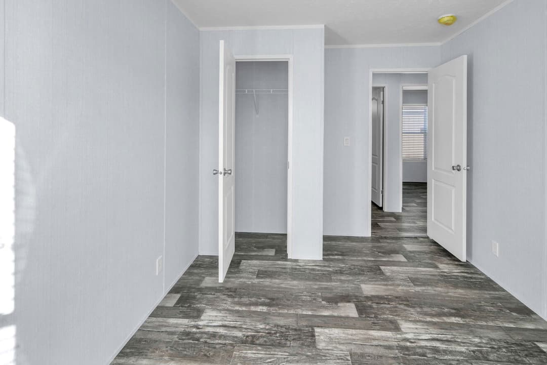 Valu 28563u interior home features