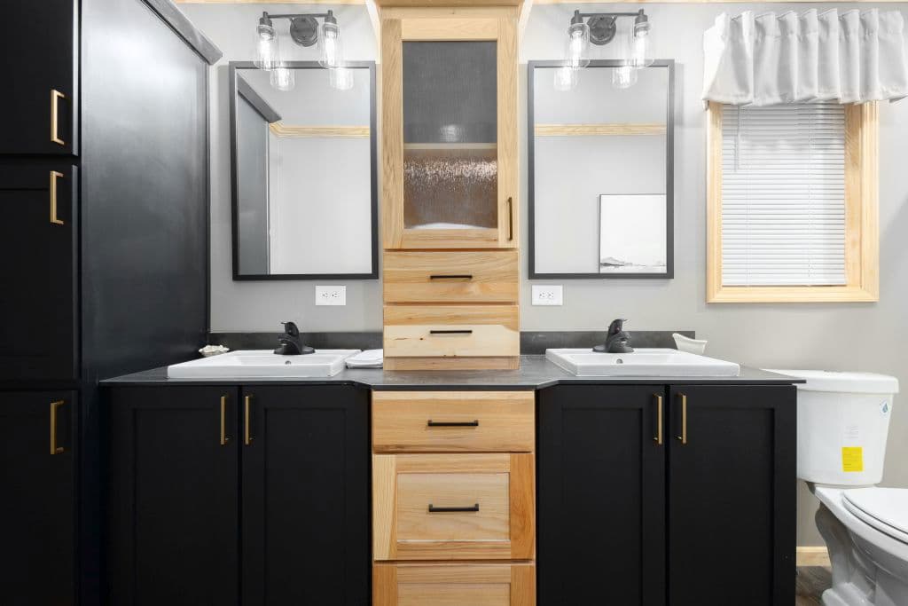 1w1407-v bathroom home features