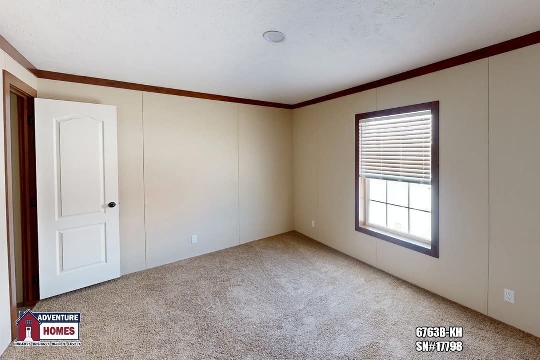 6763b-kh bedroom home features