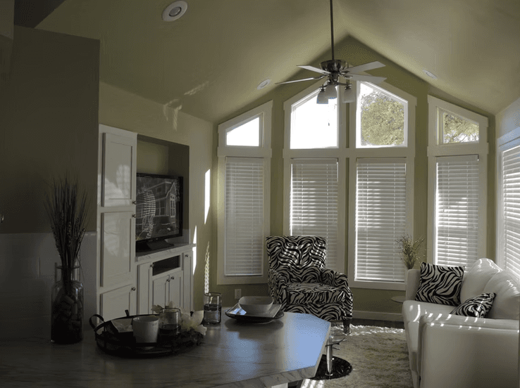 Trinca interior home features