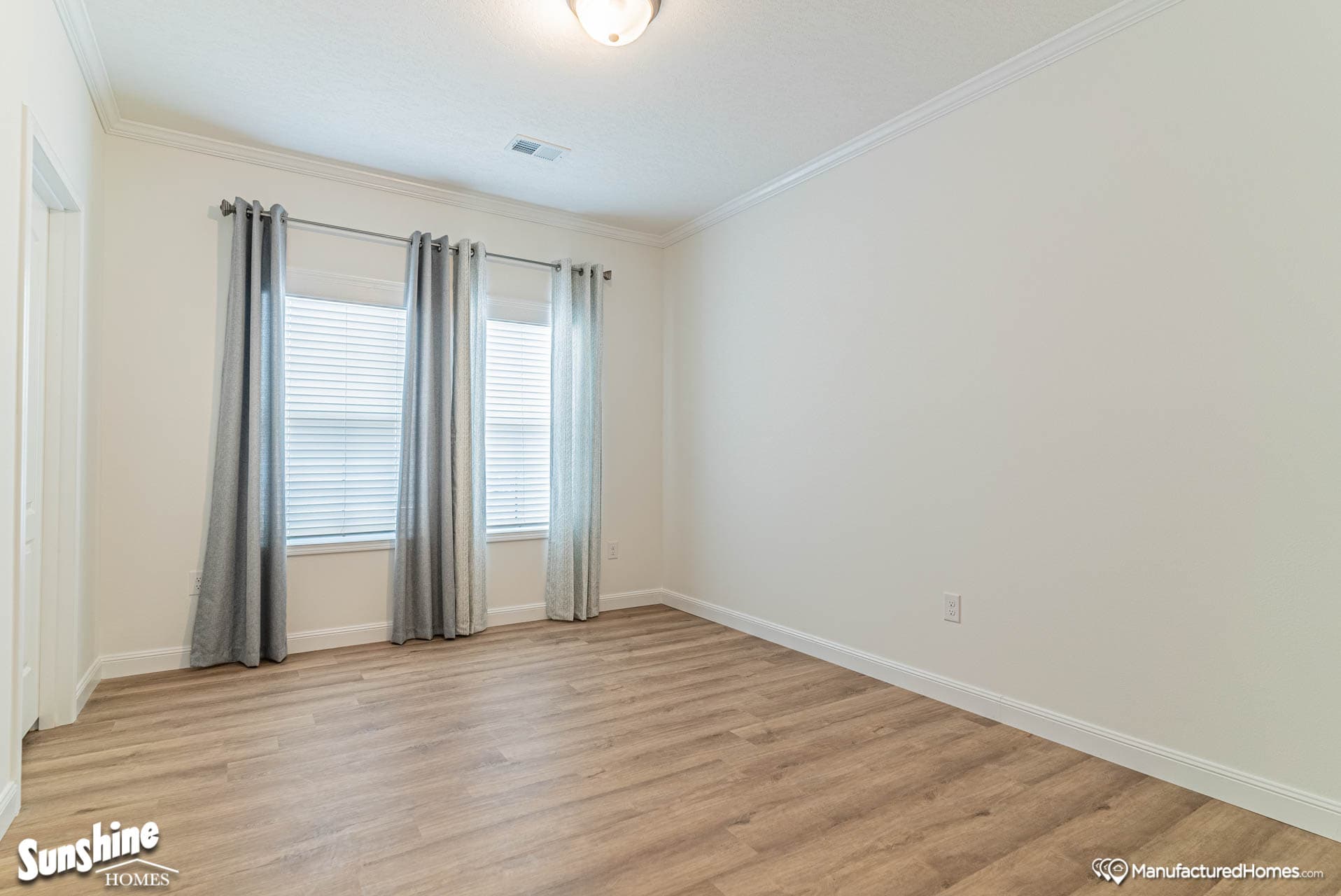 Pri3284-2058 bedroom home features