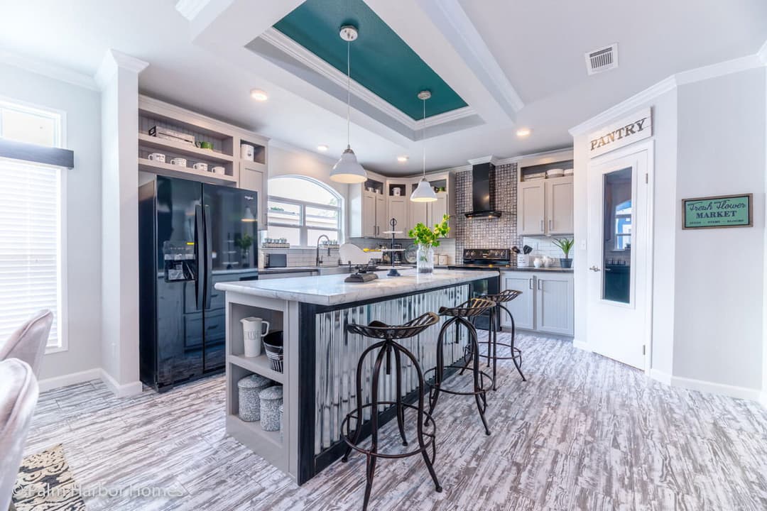 Vintage farmhouse 32643c kitchen home features