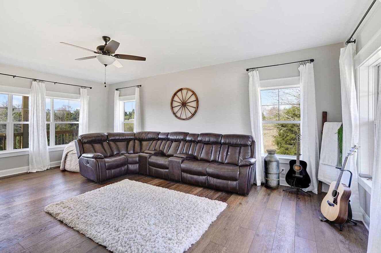 Farmhouse ii cape interior home features