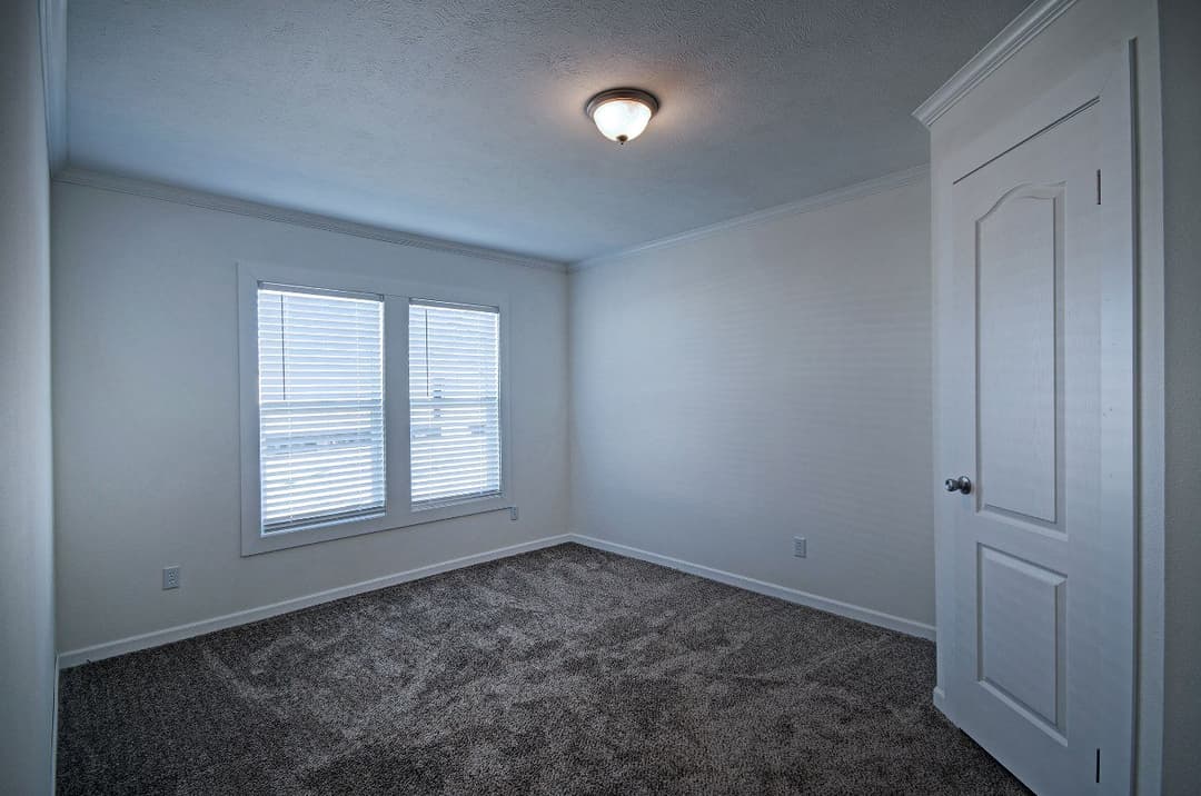 Sardis bedroom home features