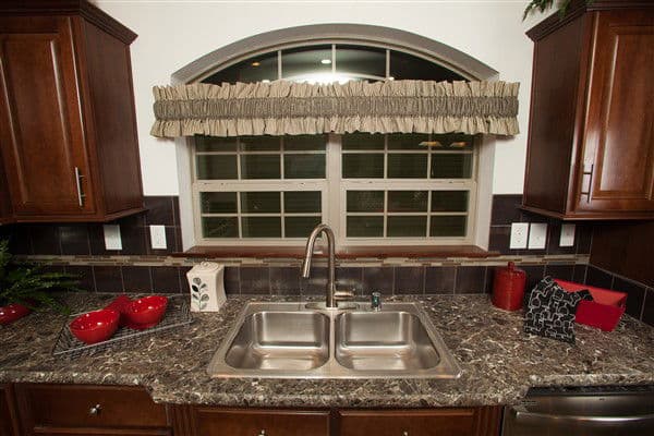 Lionel kitchen home features