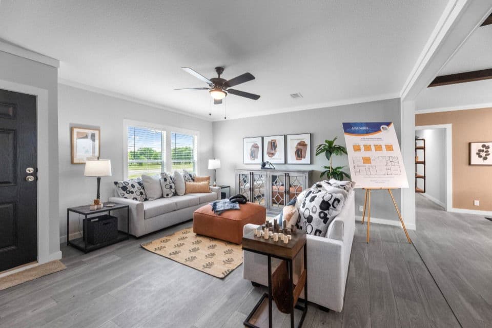 Apex 32763x interior home features