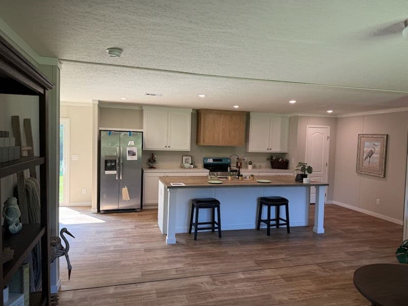 Iron ranch 28563a kitchen home features