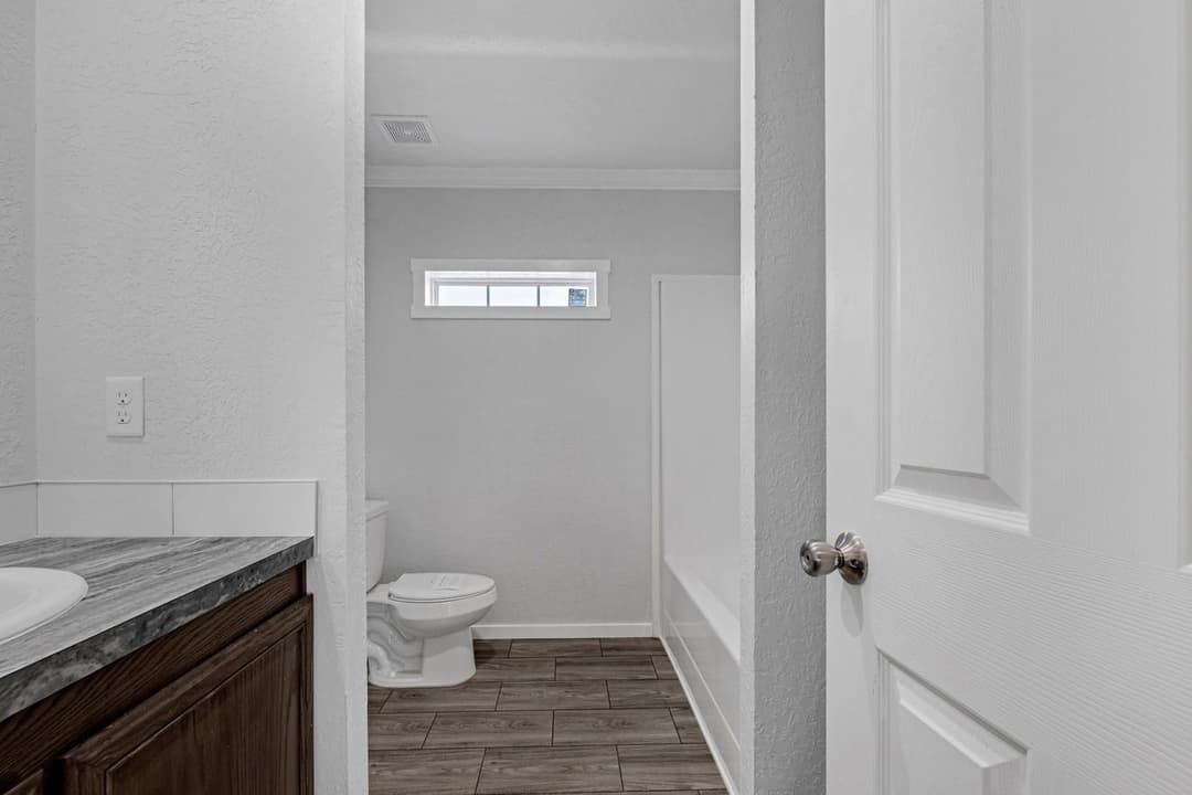 Topaz 28764a bathroom home features