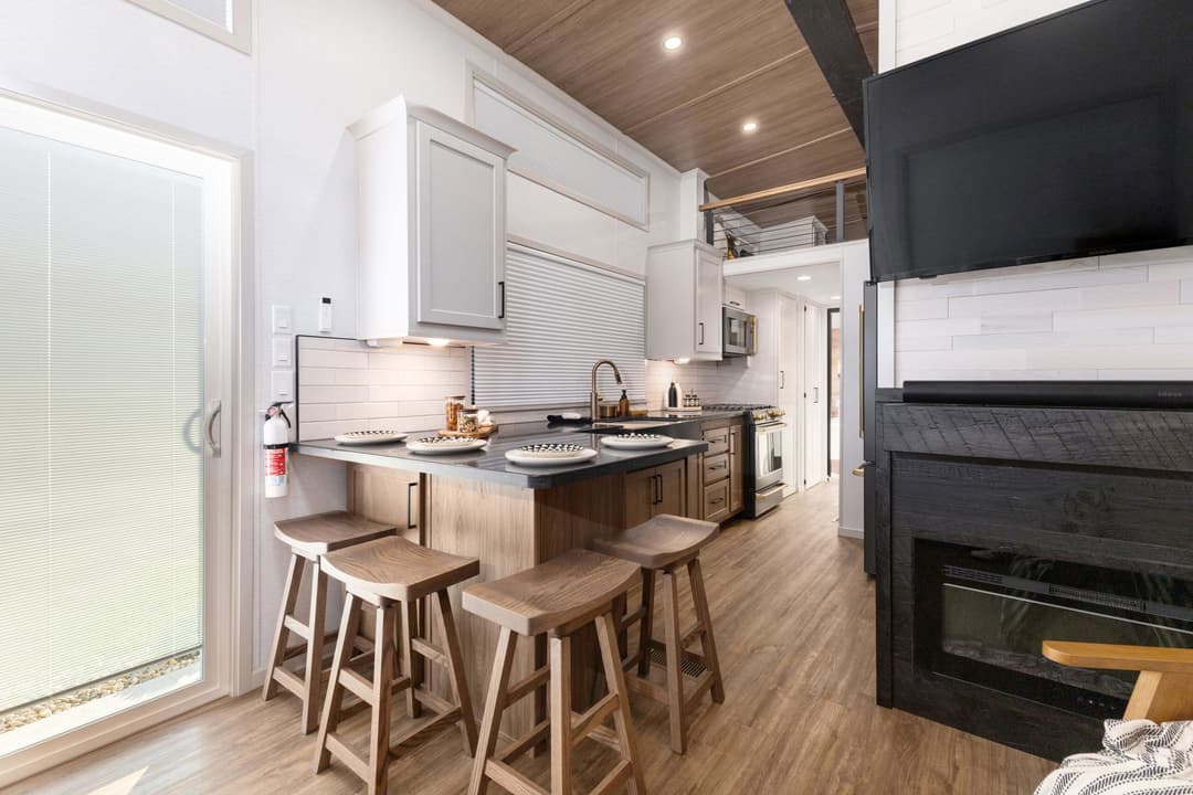 Eldorado 9099pwd interior home features