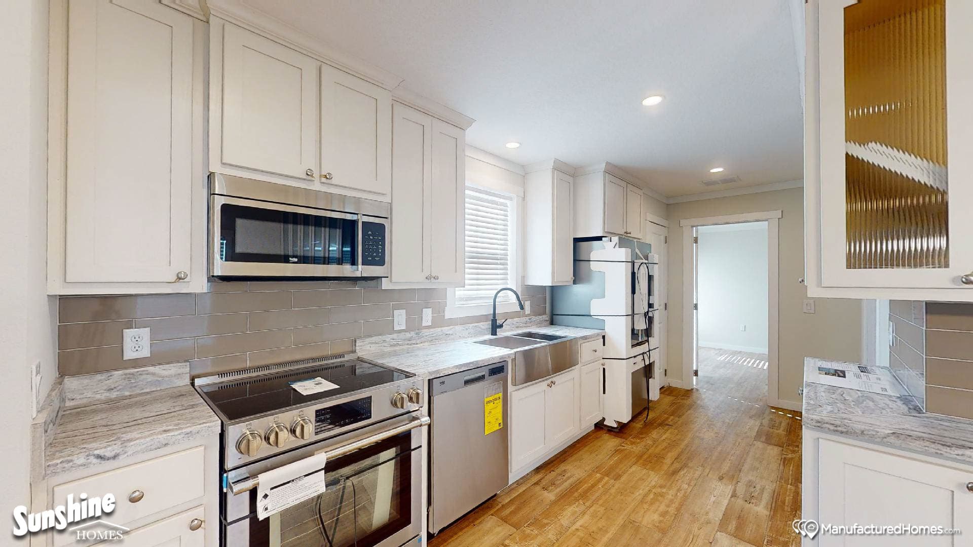 Chc1680-101 hero and kitchen home features