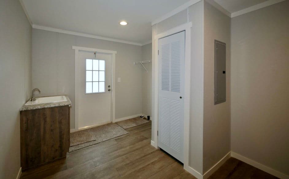 High plains 3387 interior home features