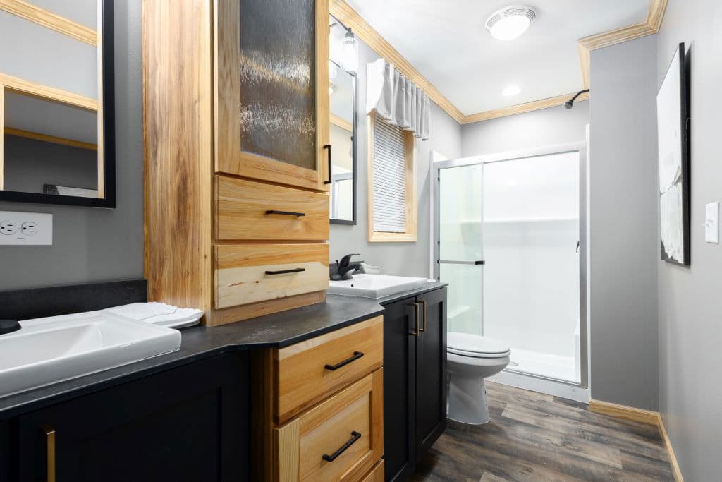 1w1407-v bathroom home features