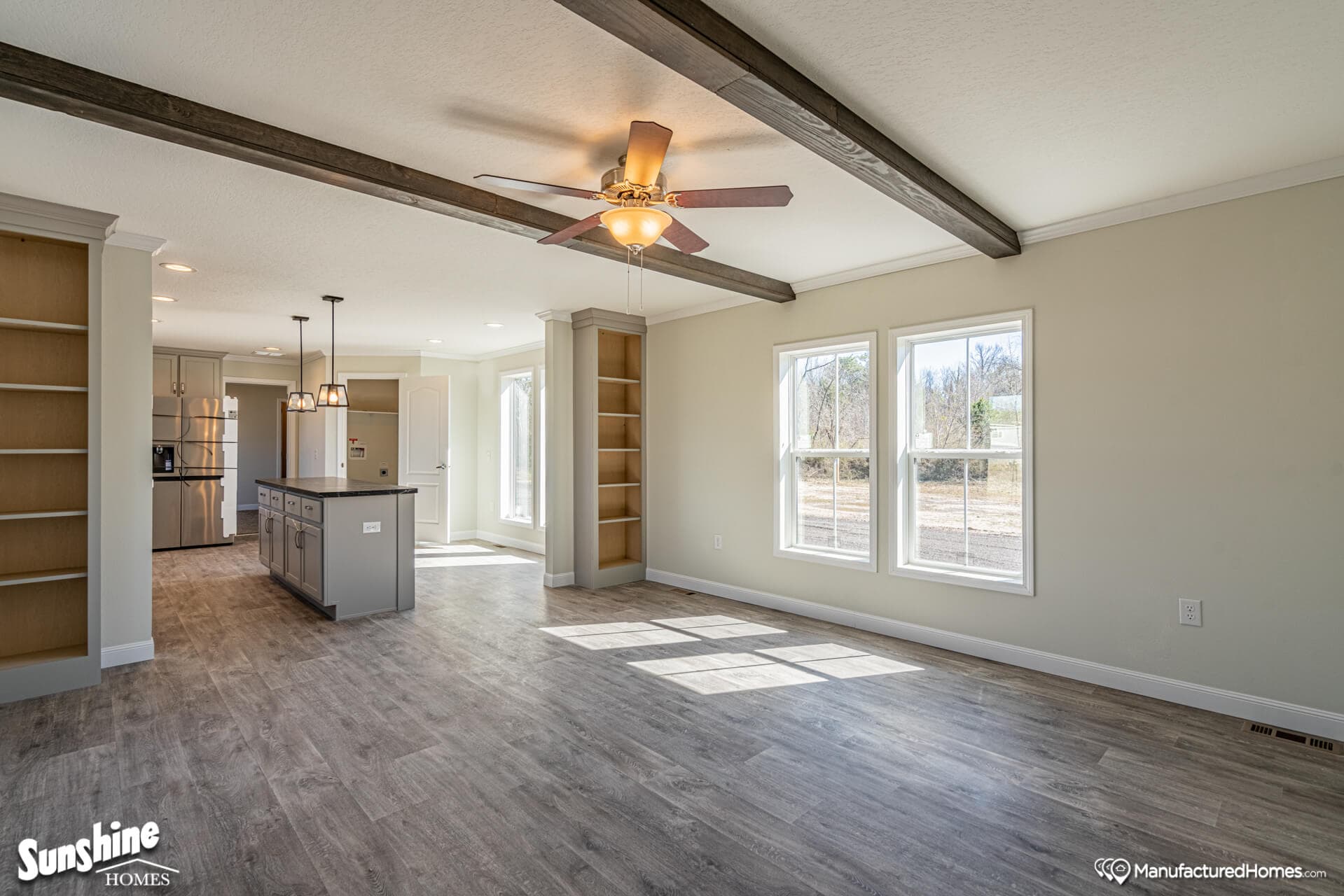 Pri1684-1009 interior home features