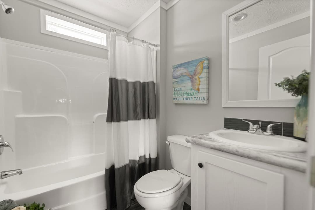 Bella 28483h bathroom home features