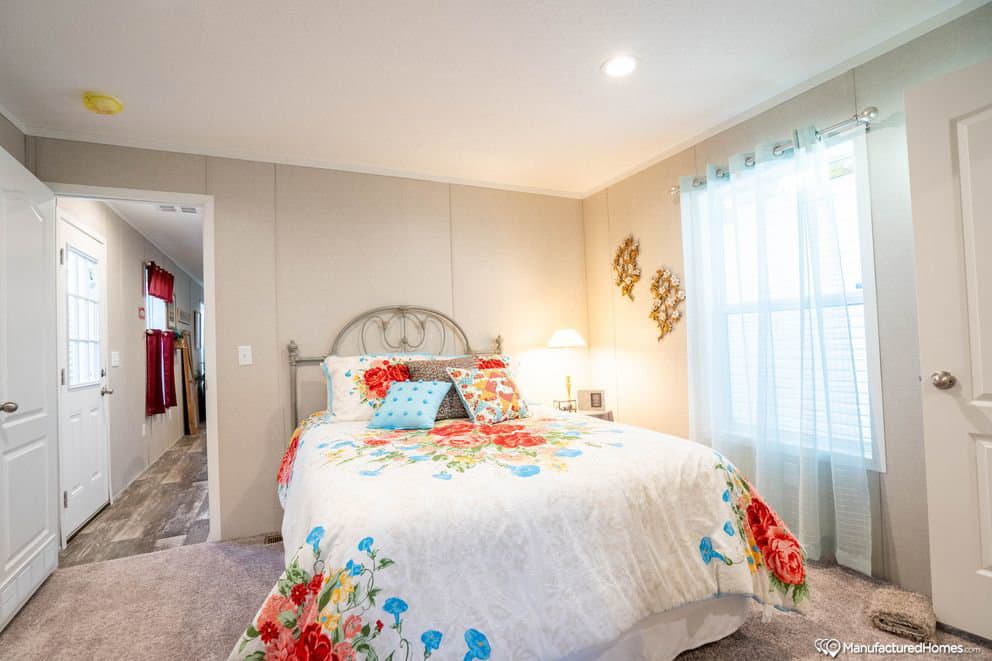 Topaz 70 bedroom home features