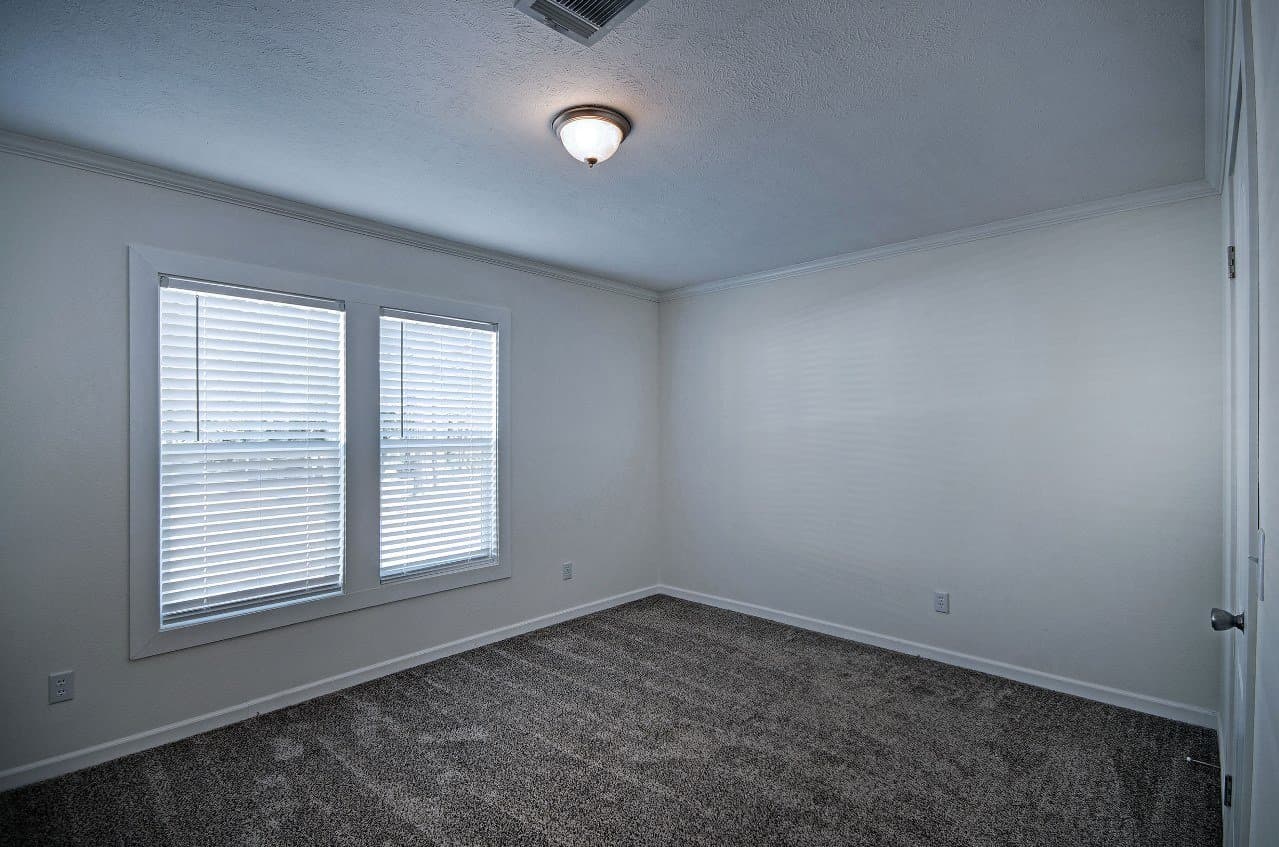 Sardis bedroom home features