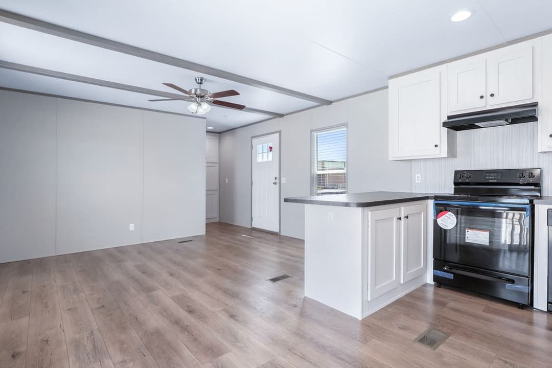 Anniversary 16602a interior home features