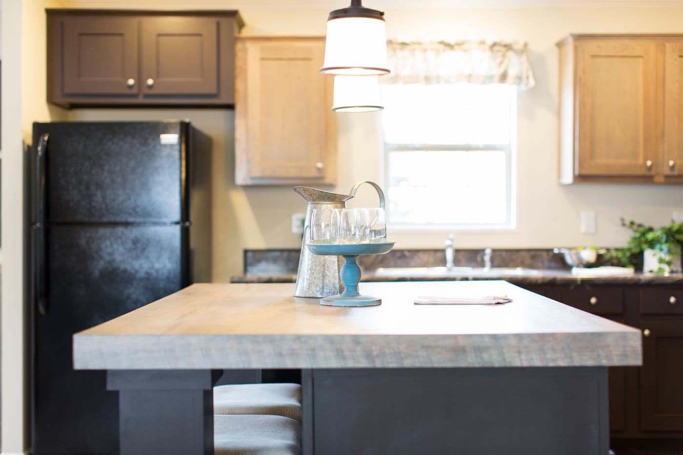 Woodbridge i kitchen home features