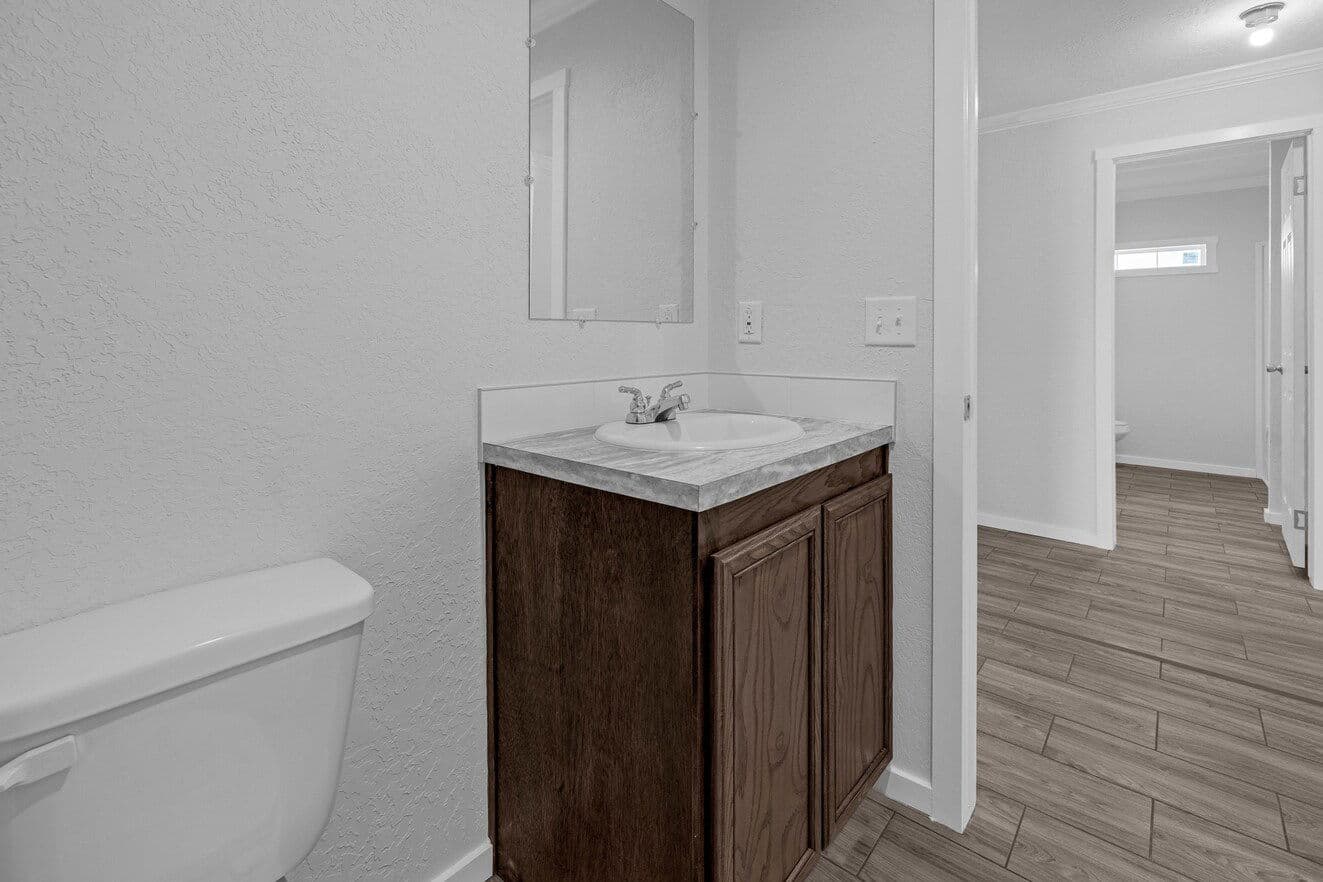 Topaz 28764a bathroom home features